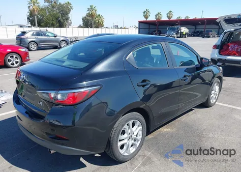 2018 Toyota Yaris Ia z USA, uszkodzony, nr VIN 3MYDLBYV6JY316421